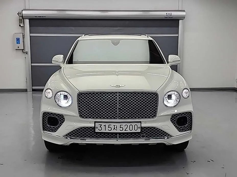 Bentley Bentayga — фото 2