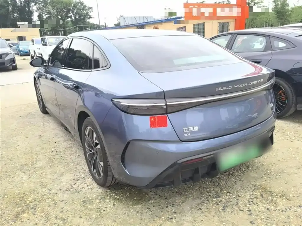 BYD Seal — фото 8