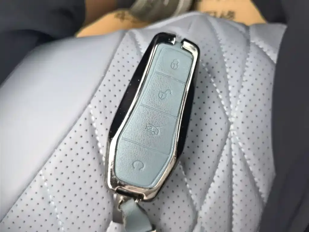 BYD Seal — фото 2