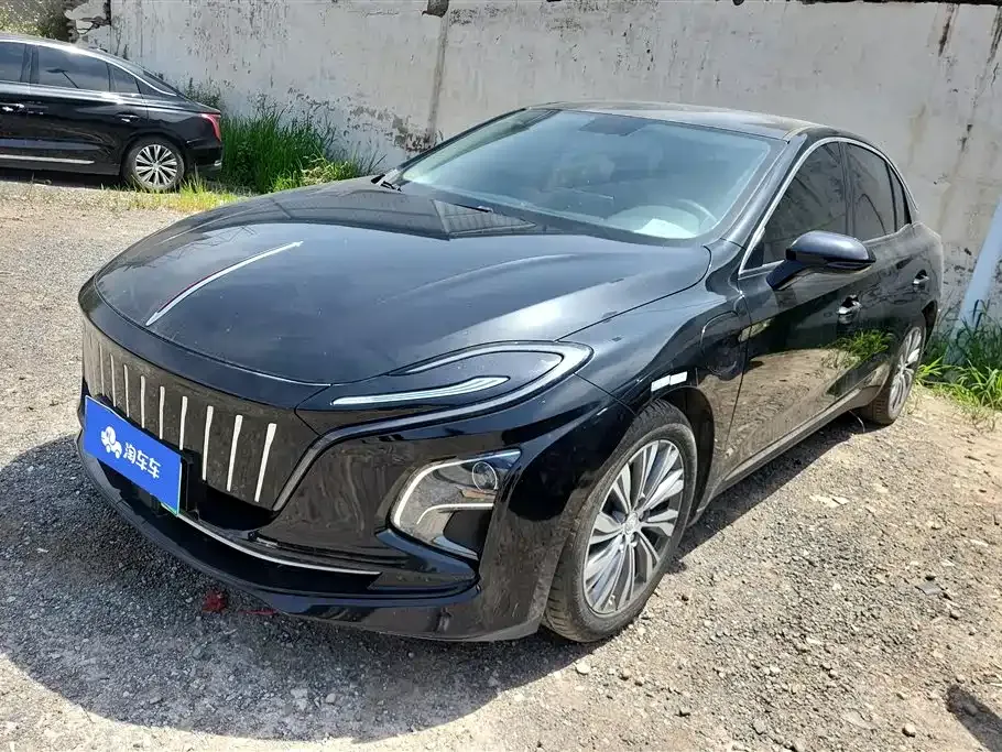 Hongqi E-QM5 — фото 1