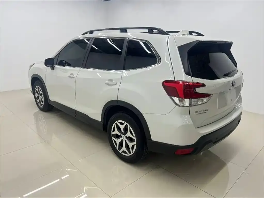 Subaru Forester — фото 5
