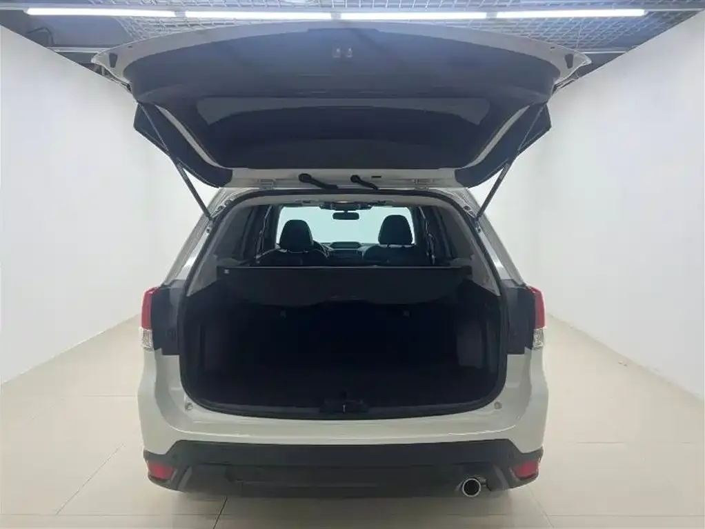 Subaru Forester — фото 8