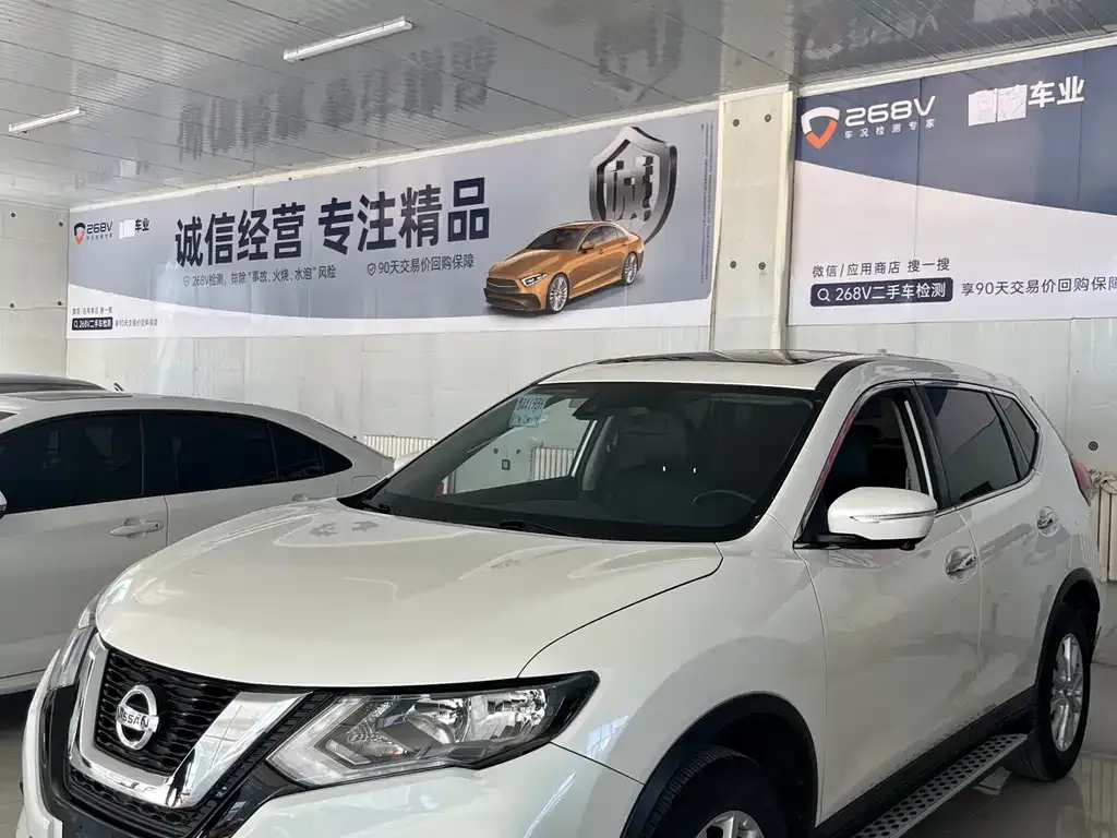 Nissan X-Trail — фото 1