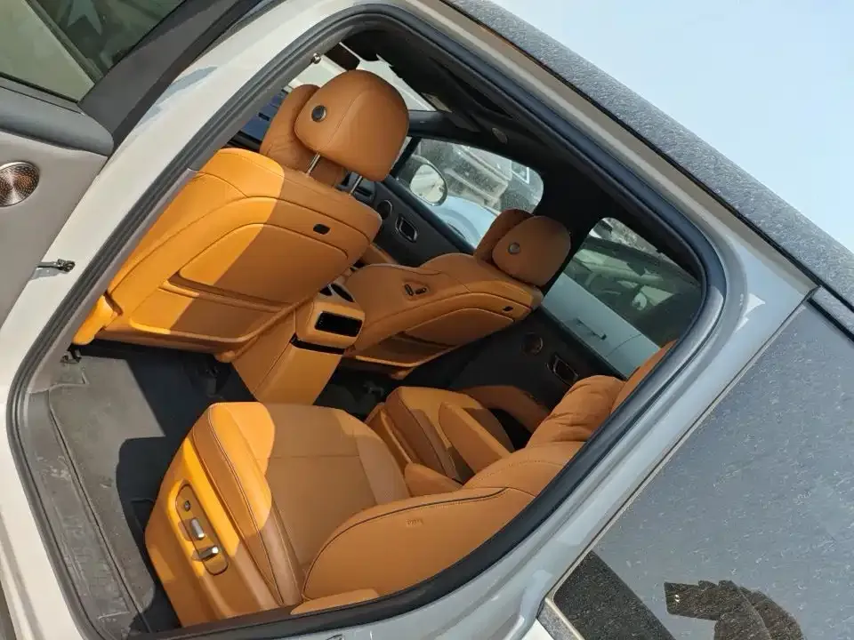Li Auto i8 — фото 7