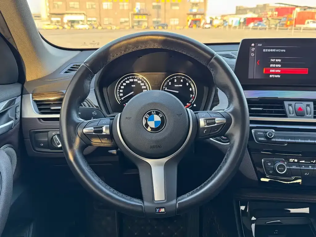 BMW X1 — фото 6