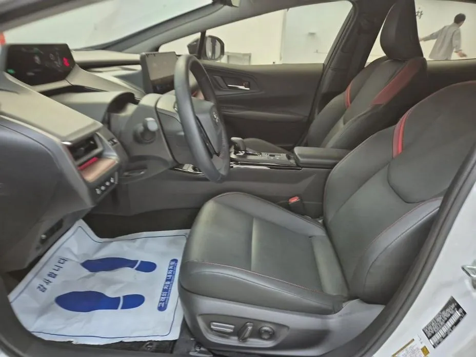 Toyota Prius — фото 9