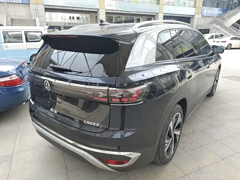 Volkswagen ID.6 Crozz — фото 10