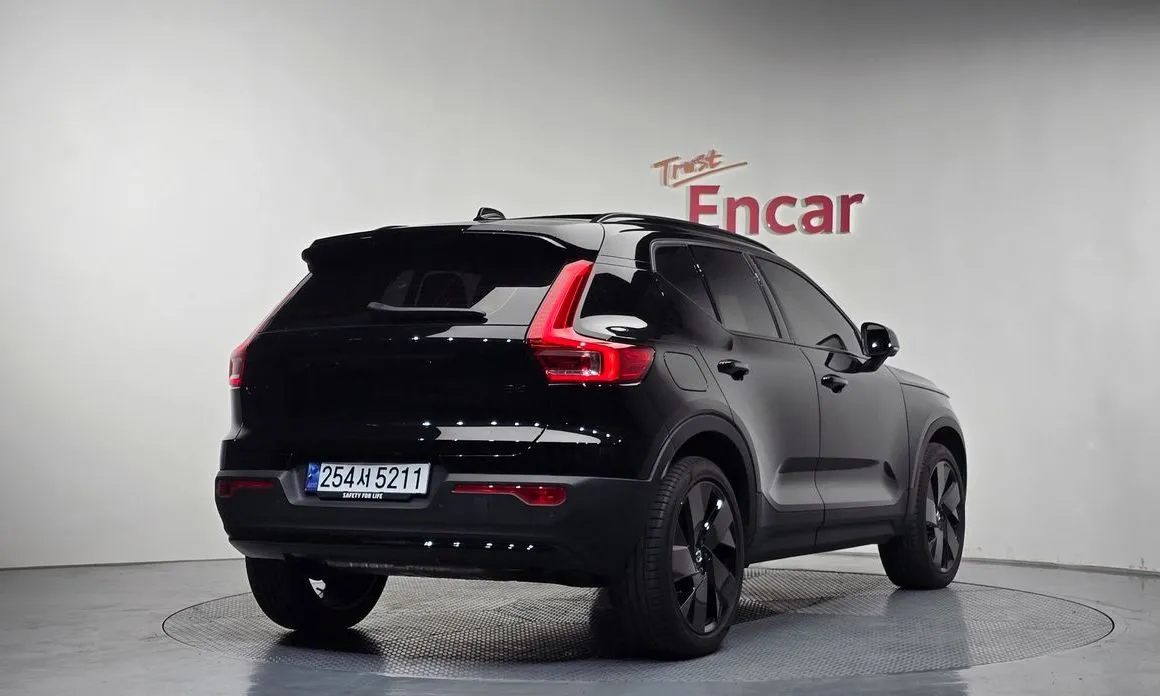 Volvo XC40 — фото 2