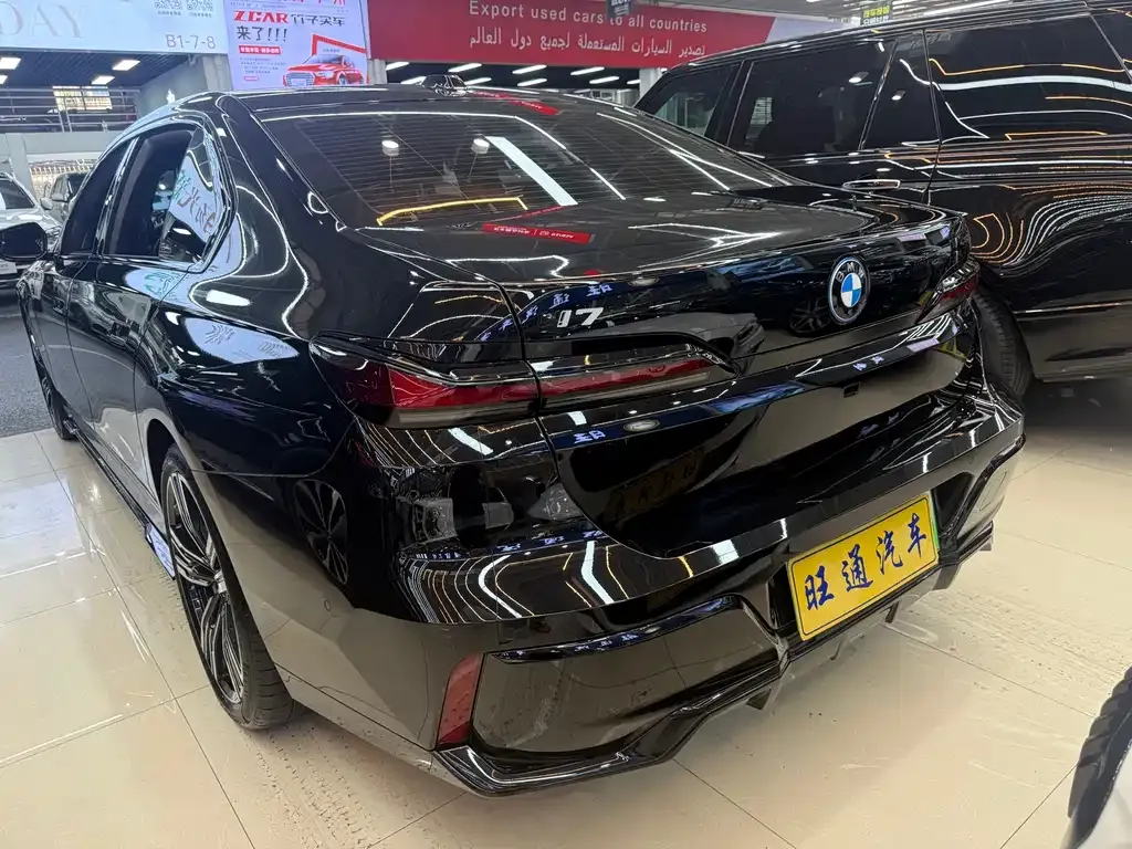 BMW i7 — фото 4