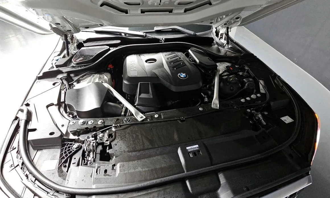 BMW 5-Series — фото 10