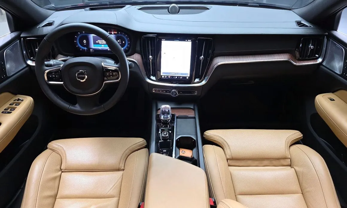 Volvo S60 — фото 10