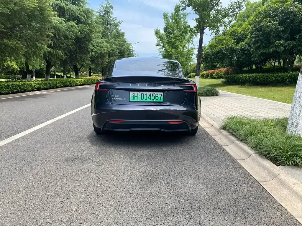 Tesla Model 3 — фото 3