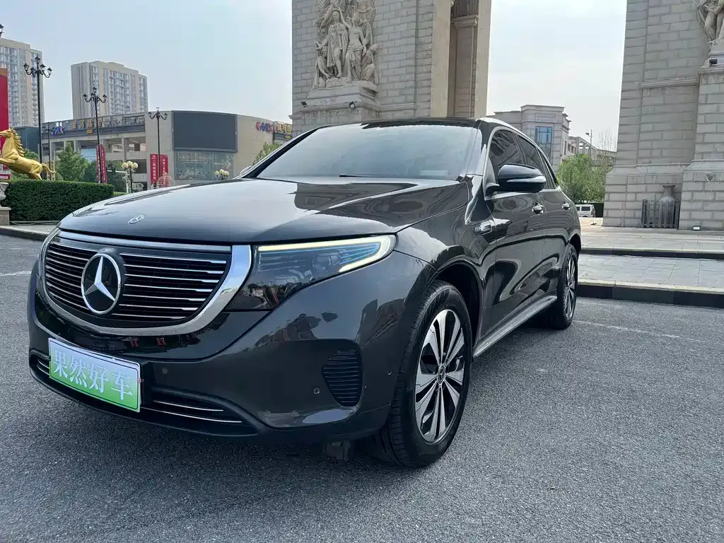 Mercedes-Benz EQC — фото 1