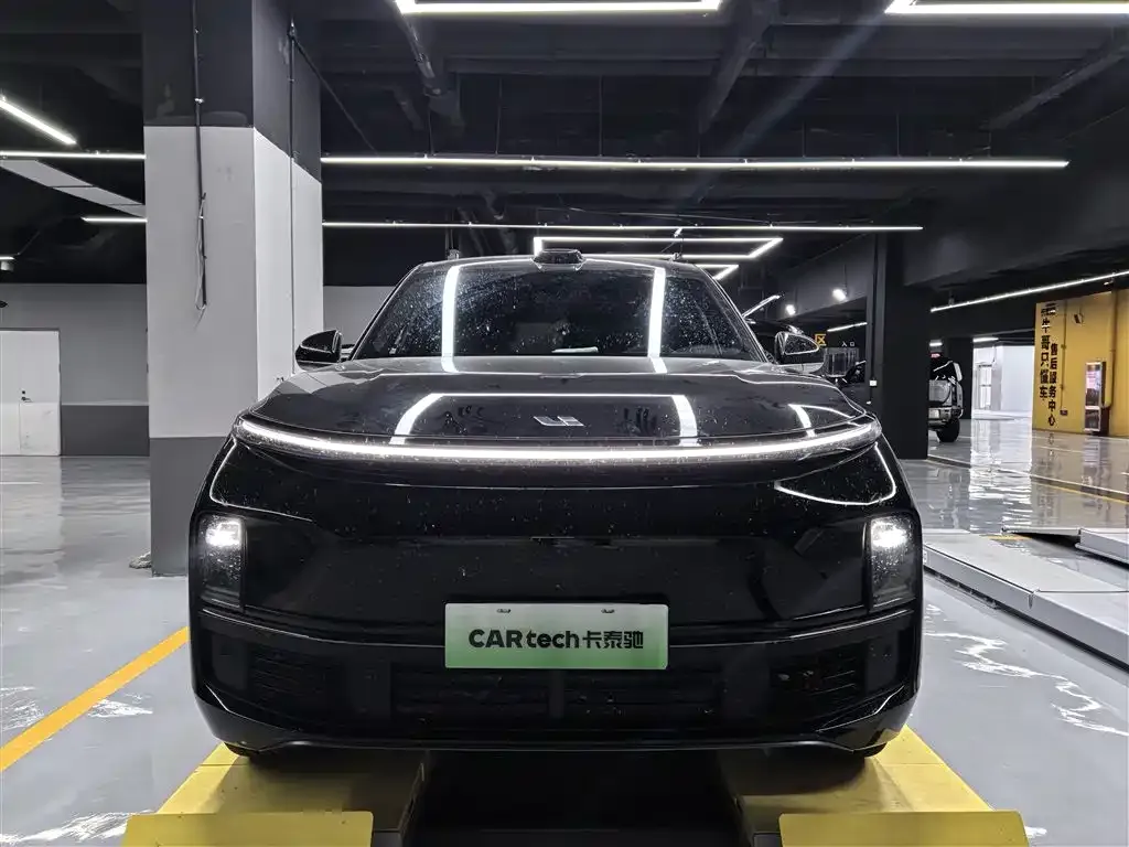 Li Auto L9 — фото 4