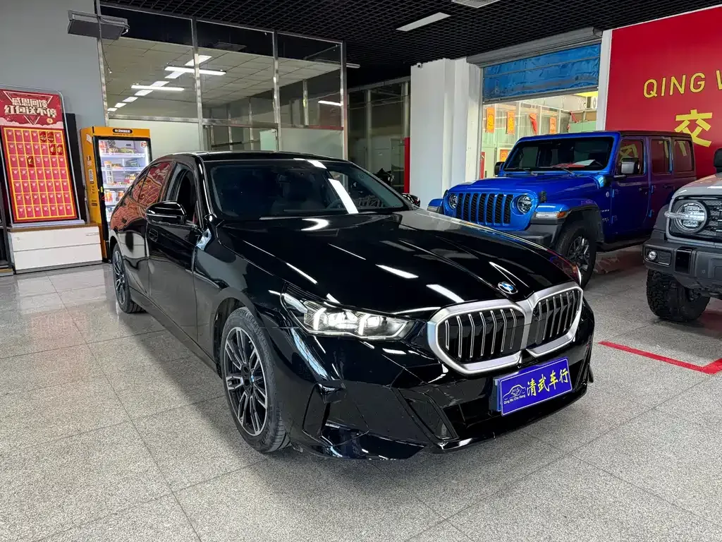 BMW 5 Series — фото 10