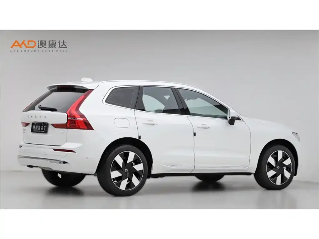Volvo XC60 PHEV — фото 2