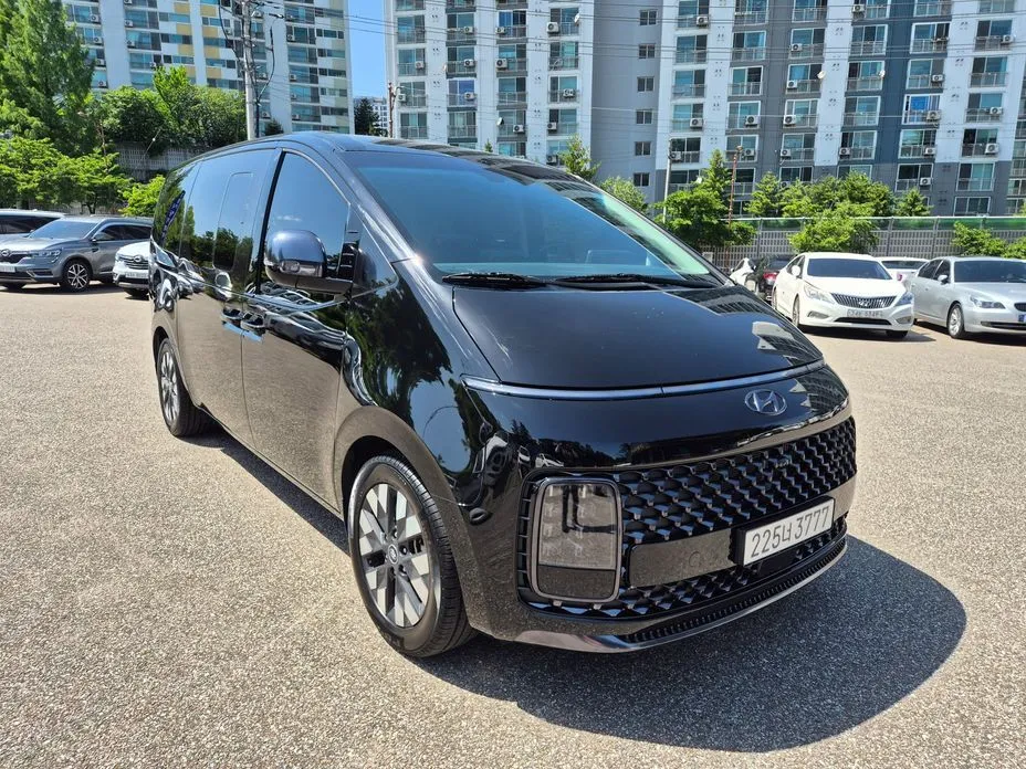 Hyundai Staria — фото 1