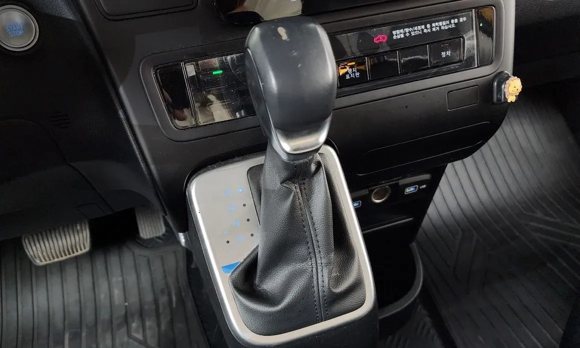 Hyundai Staria — фото 2