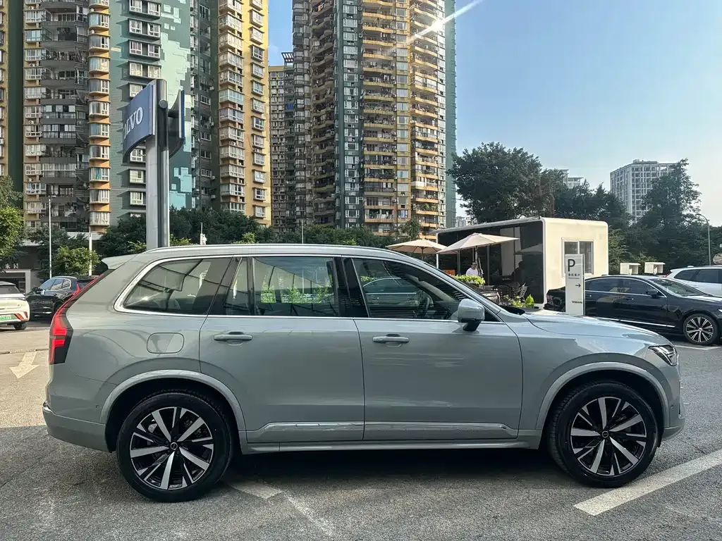 Volvo XC90 PHEV — фото 7
