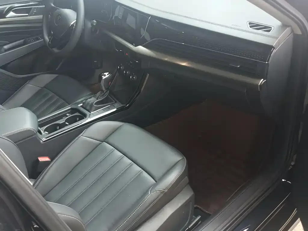 Volkswagen Passat — фото 6