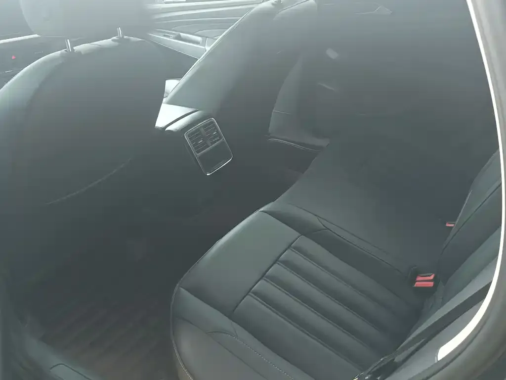 Volkswagen Passat — фото 4