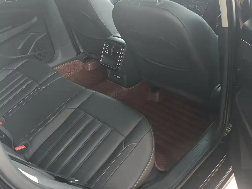 Volkswagen Passat — фото 9