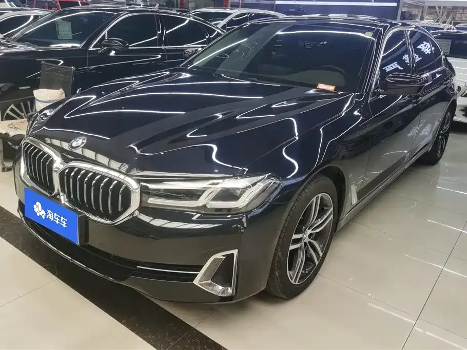 BMW 5 Series — фото 1