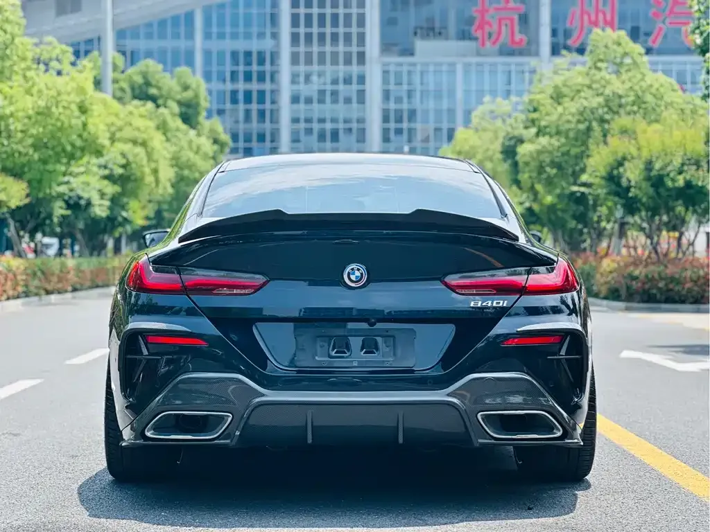 BMW 8 Series — фото 4