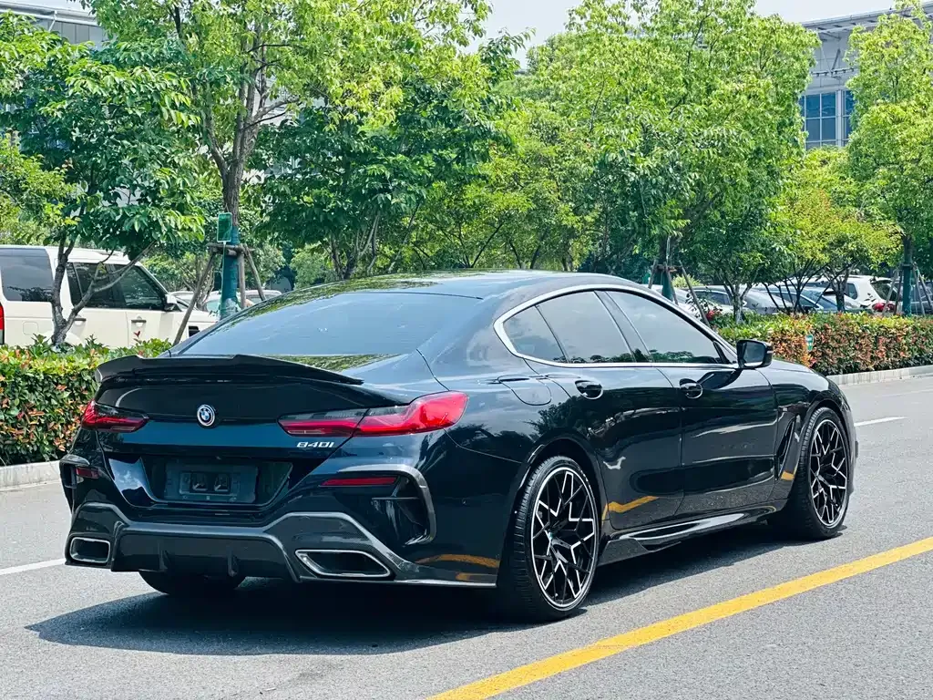 BMW 8 Series — фото 8