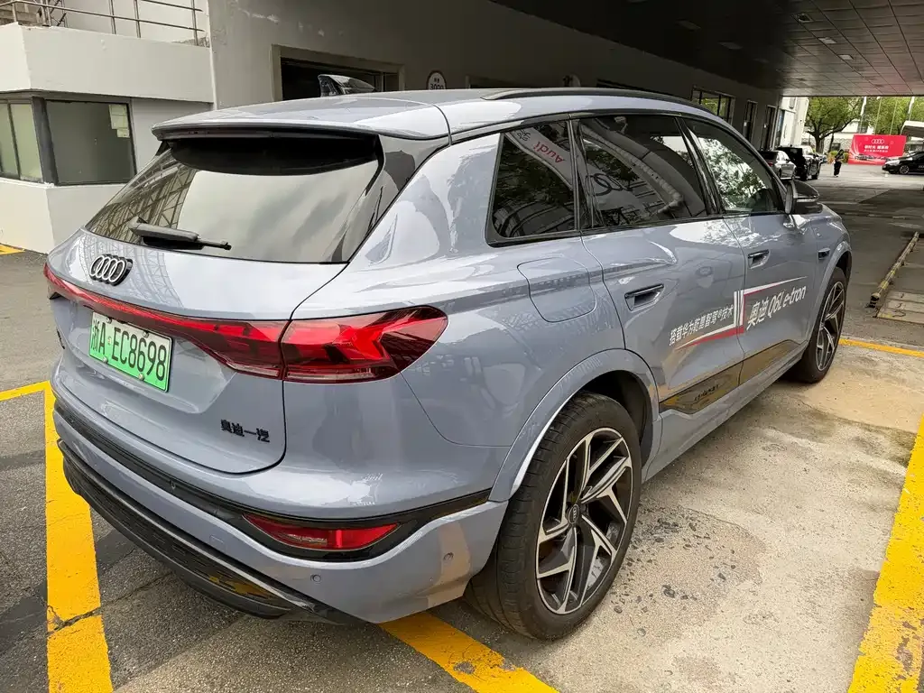 Audi Q6L e-tron — фото 4