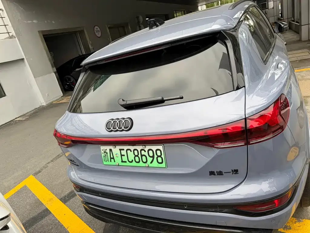 Audi Q6L e-tron — фото 5