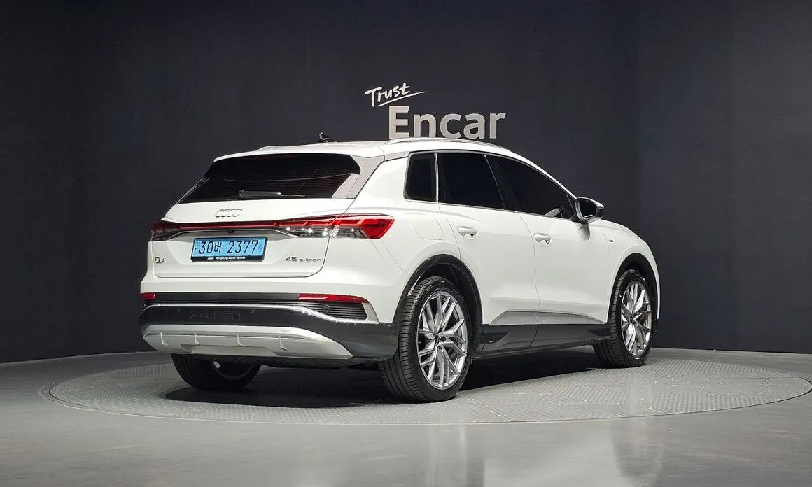 Audi Q4 e-tron — фото 4