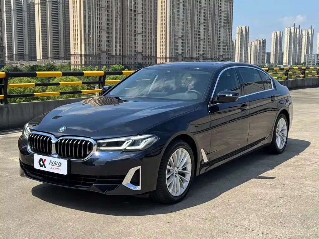 BMW 5 Series — фото 1
