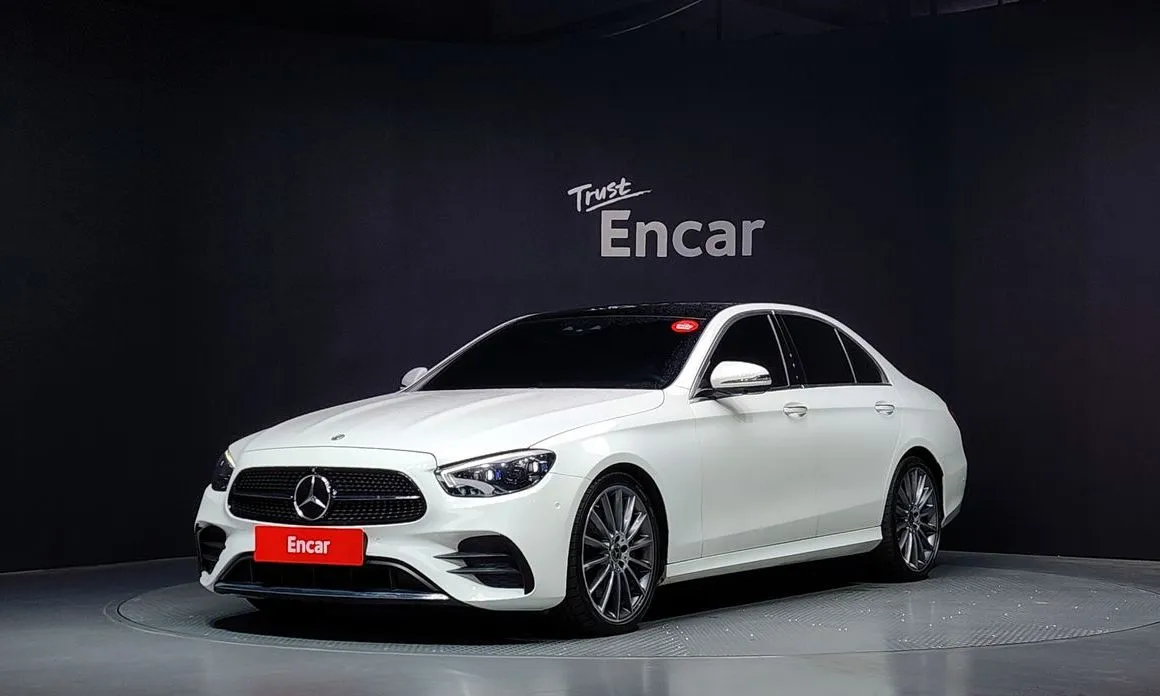 Mercedes-Benz E-Class — фото 1