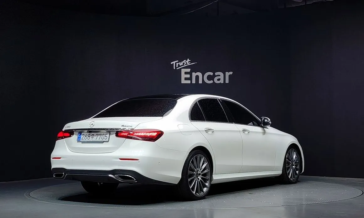 Mercedes-Benz E-Class — фото 2