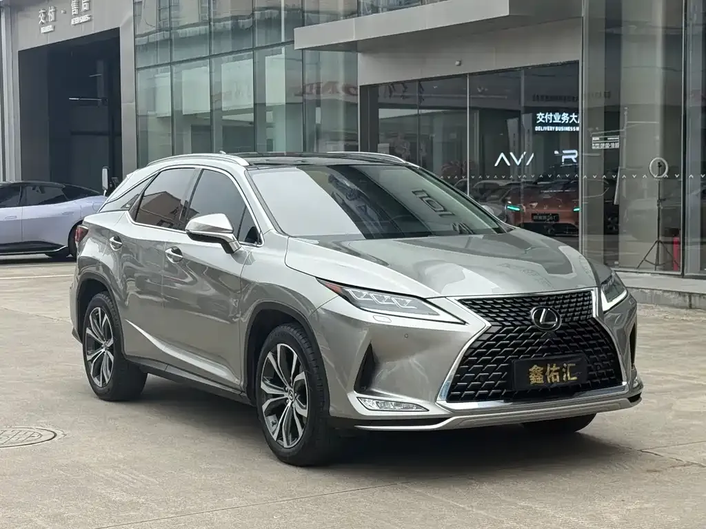 Lexus RX — фото 1
