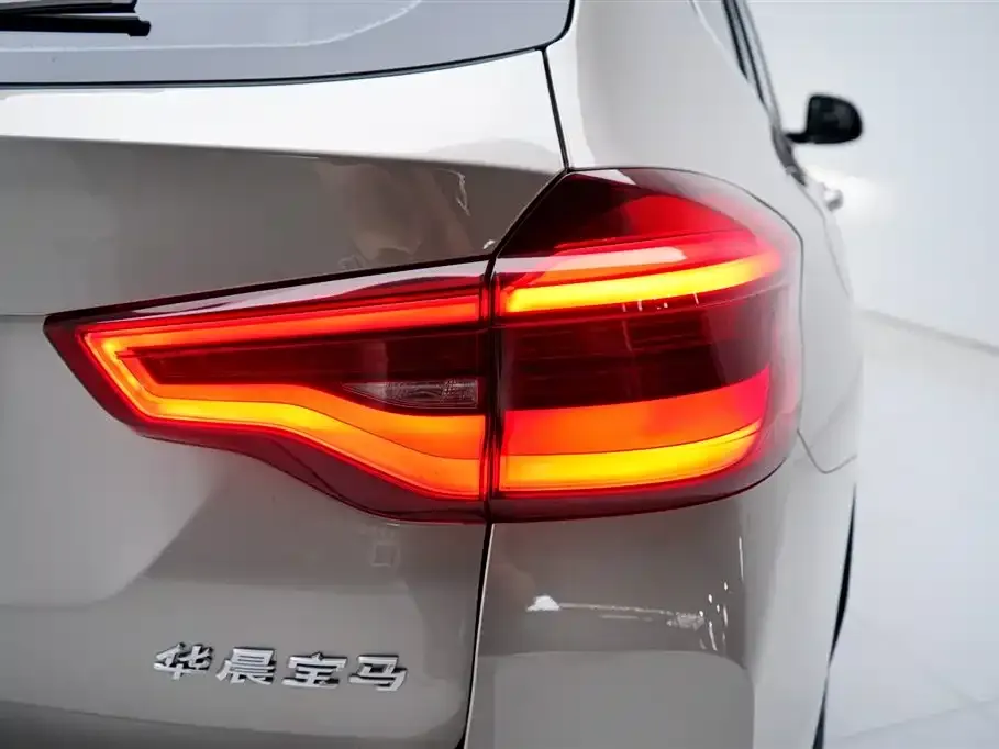 BMW iX3 — фото 4