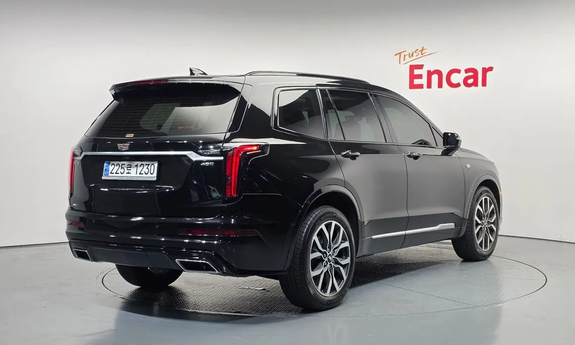 Cadillac XT6 — фото 9