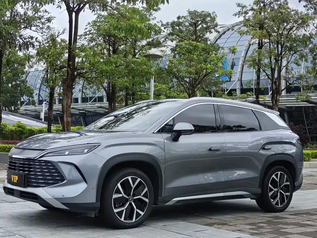 BYD L DM-i — фото 1