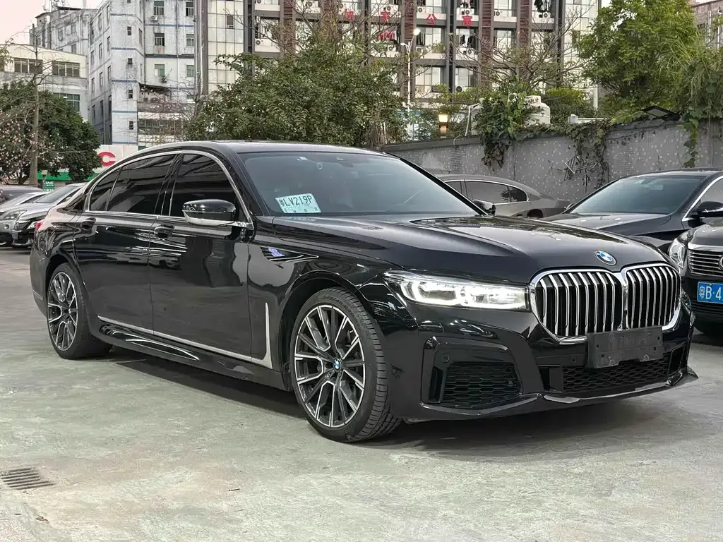 BMW 7 Series — фото 7
