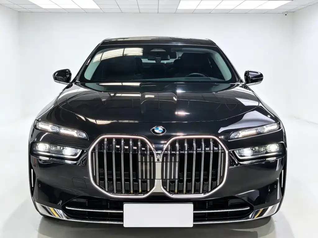 BMW 7 Series — фото 2