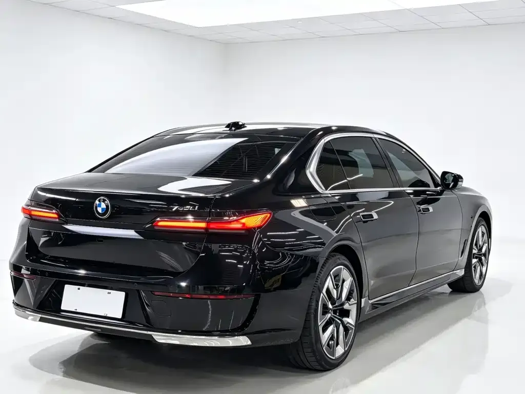 BMW 7 Series — фото 5