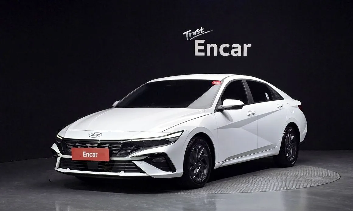 Hyundai AVANTE — фото 1