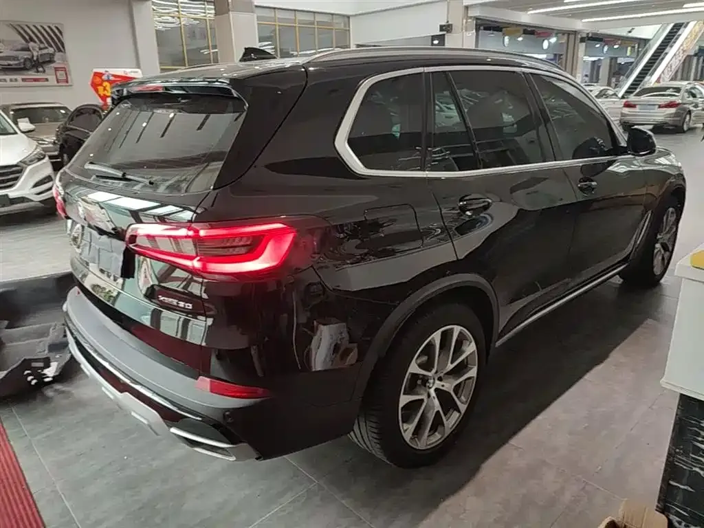BMW X5 (Import) — фото 8