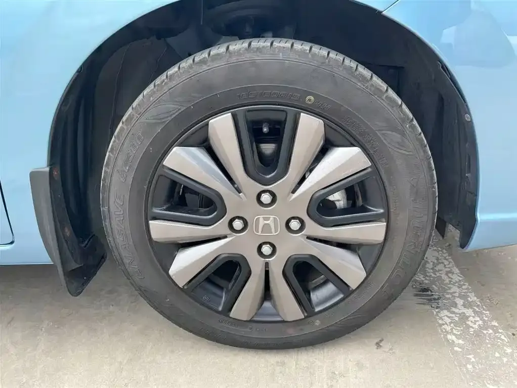 Honda Fit — фото 10