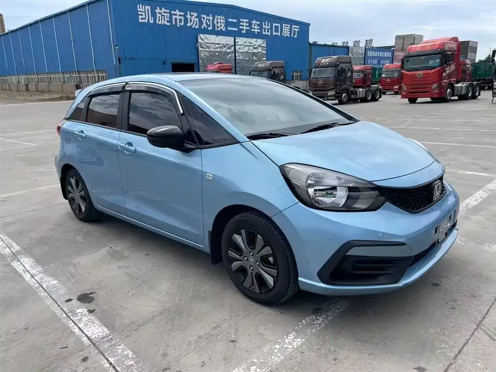 Honda Fit — фото 8