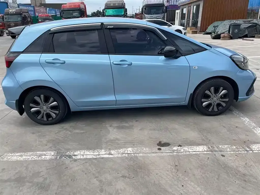 Honda Fit — фото 5