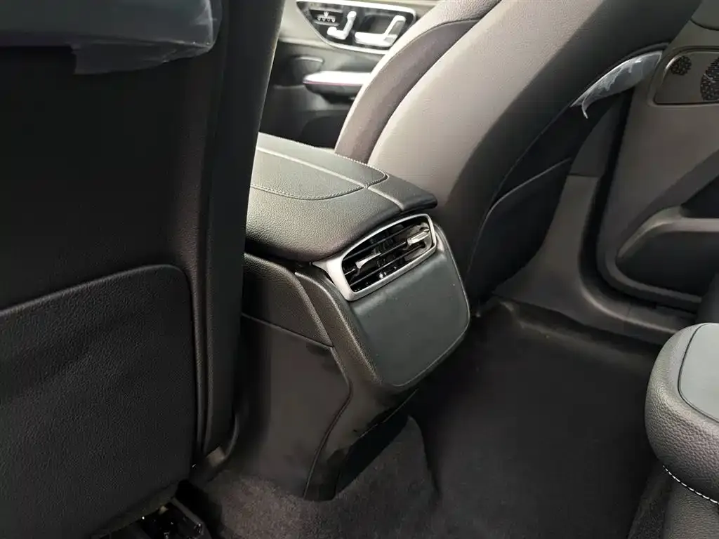 Mercedes-Benz EQE SUV — фото 2