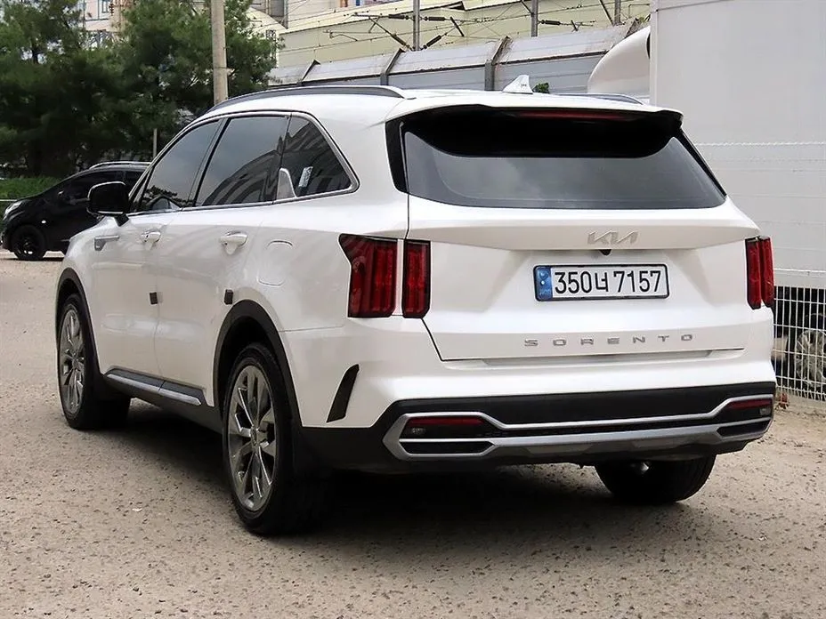 Kia Sorento — фото 7