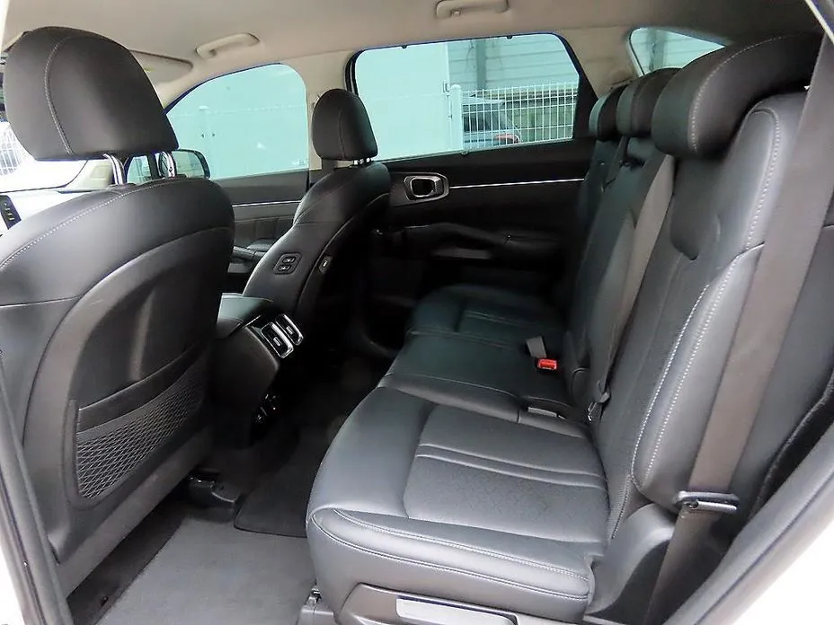Kia Sorento — фото 5